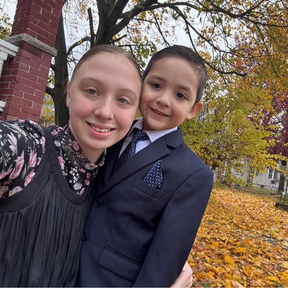 Meet your Posher, Tiffany - Picture 3 of 10